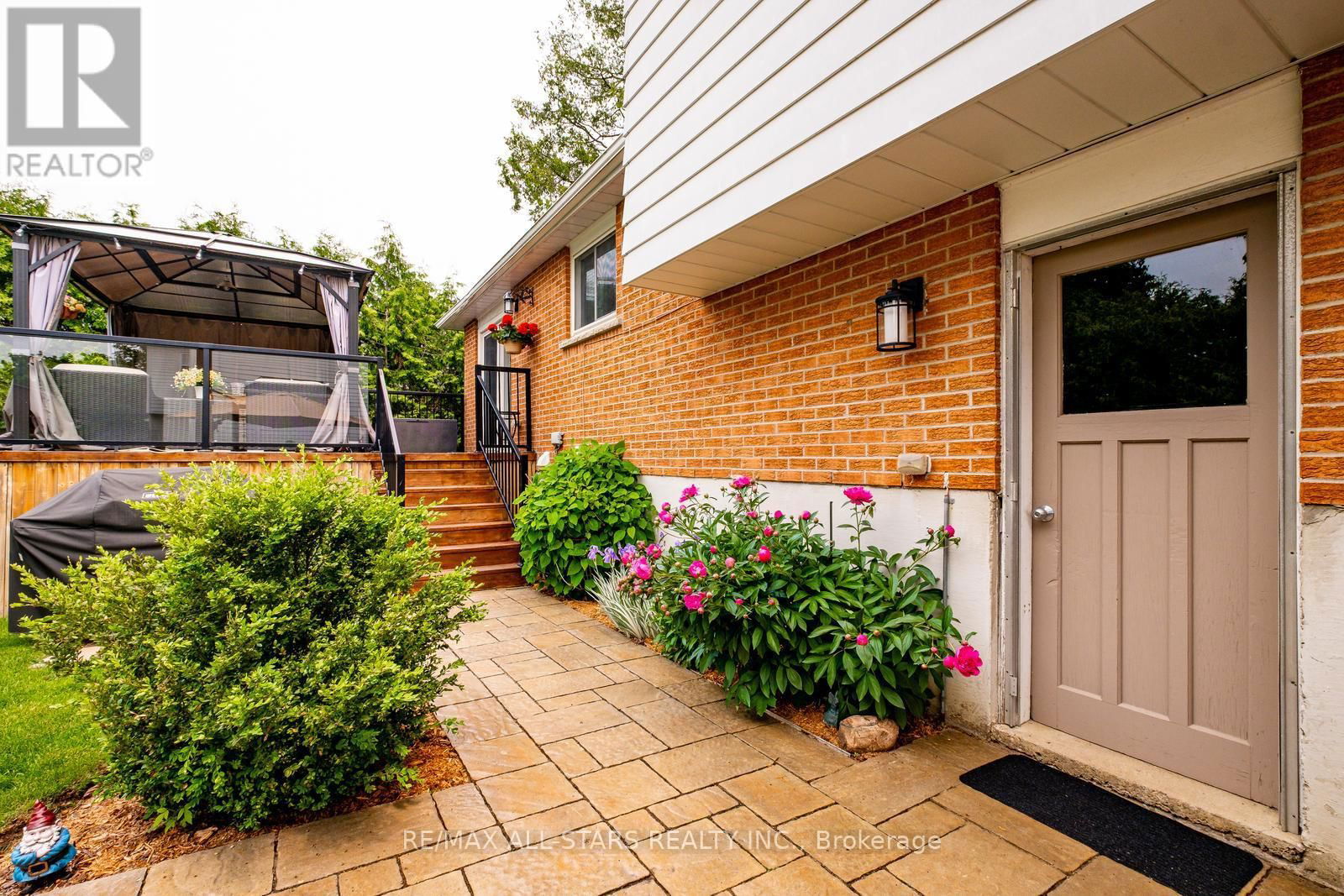 42 CLARKE STREET Image 36