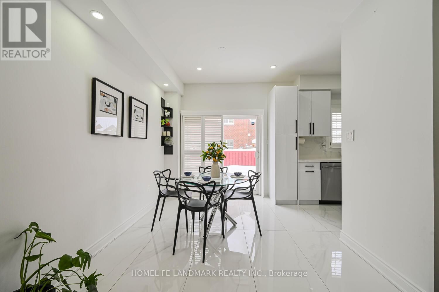 97 ARCO CIRCLE Image 11