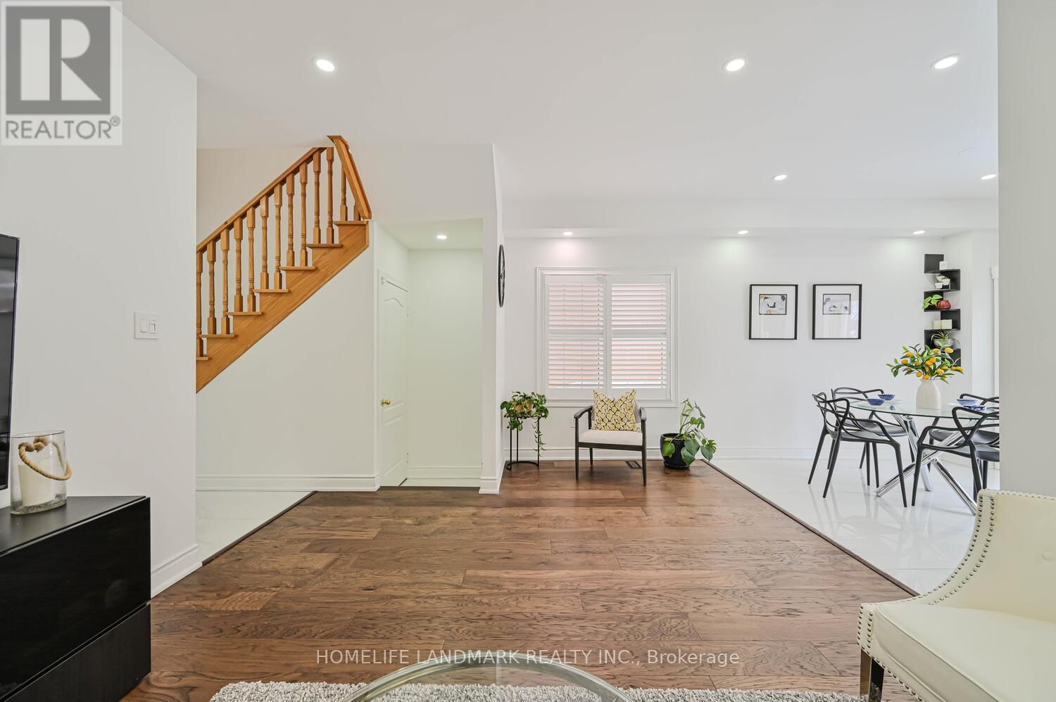 97 ARCO CIRCLE Image 12