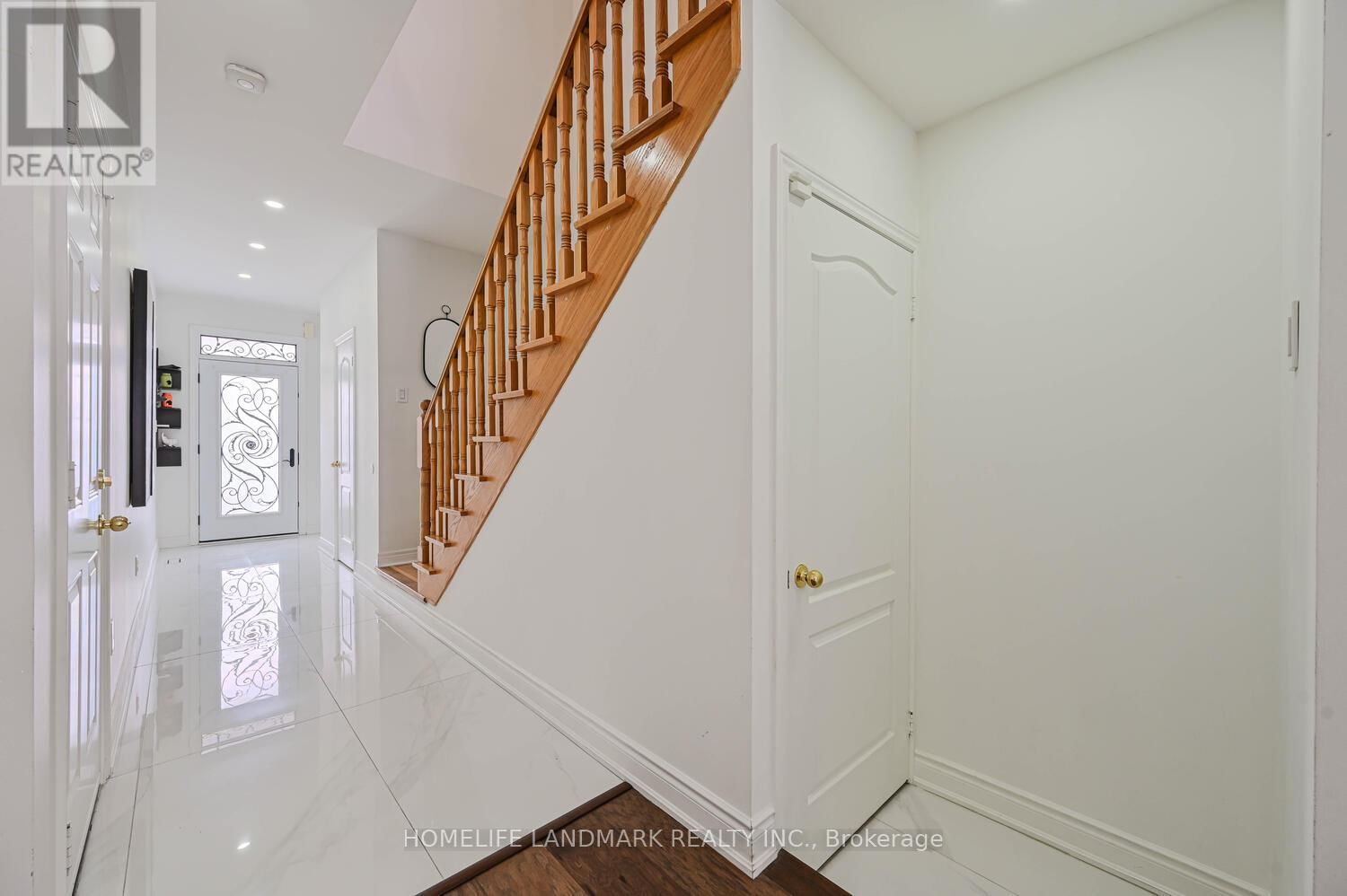 97 ARCO CIRCLE Image 15