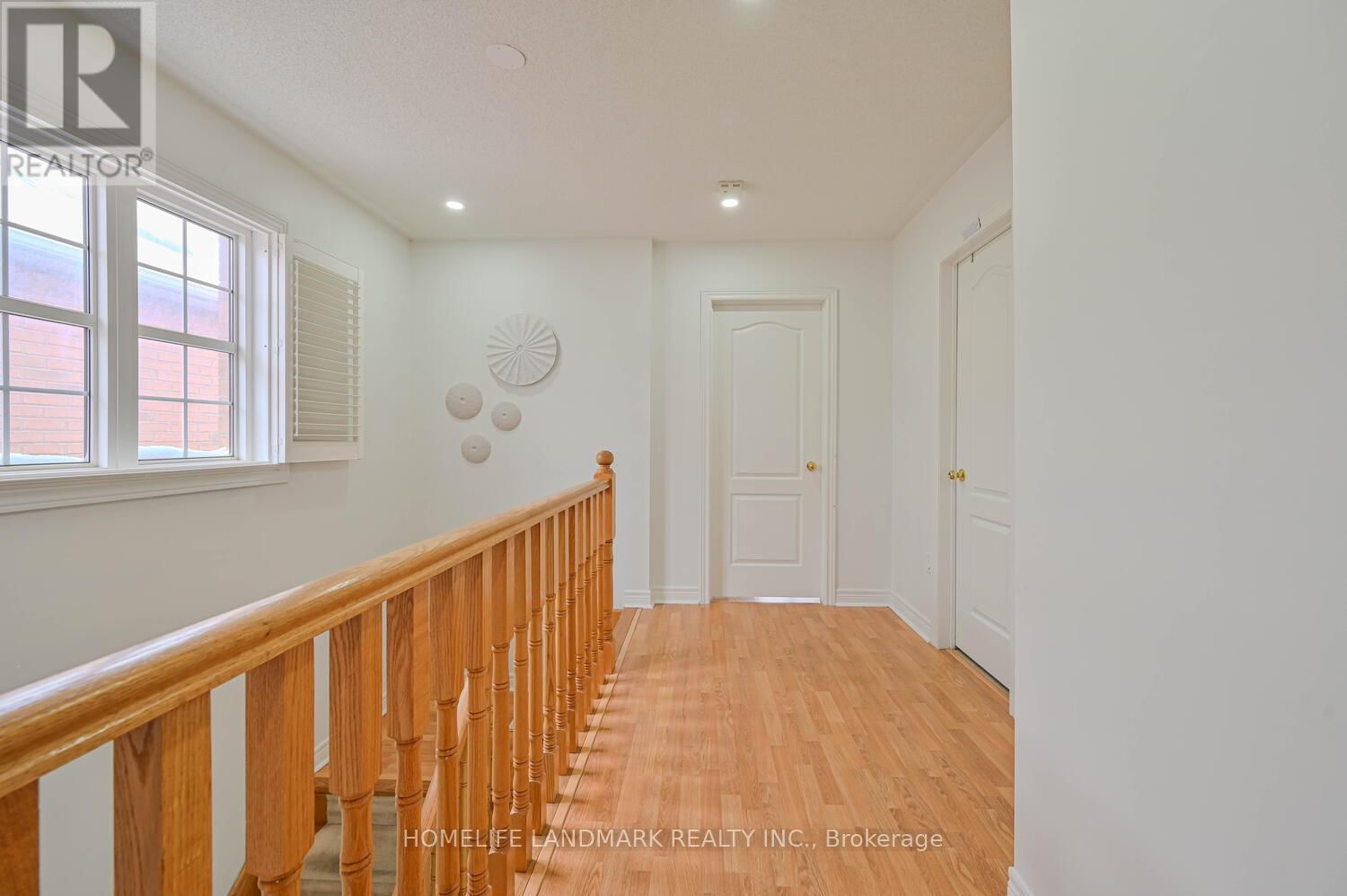 97 ARCO CIRCLE Image 19