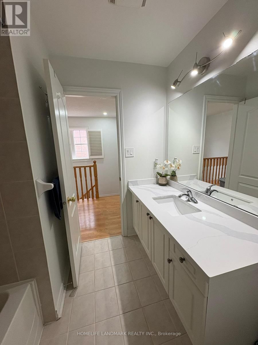 97 ARCO CIRCLE Image 26
