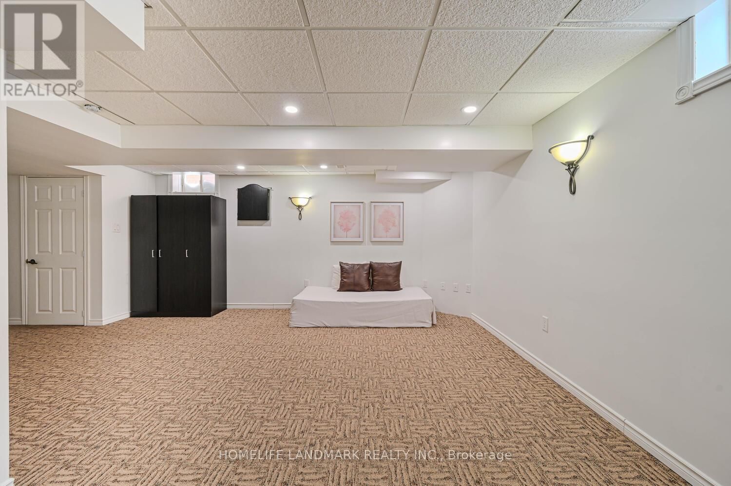 97 ARCO CIRCLE Image 28