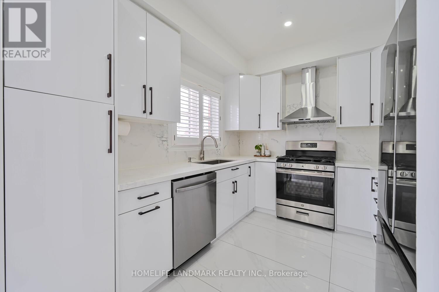97 ARCO CIRCLE Image 7