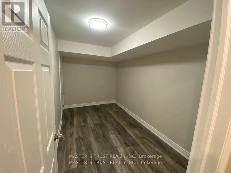 Bsmt - 27 CASTLEGLEN BOULEVARD Image 7