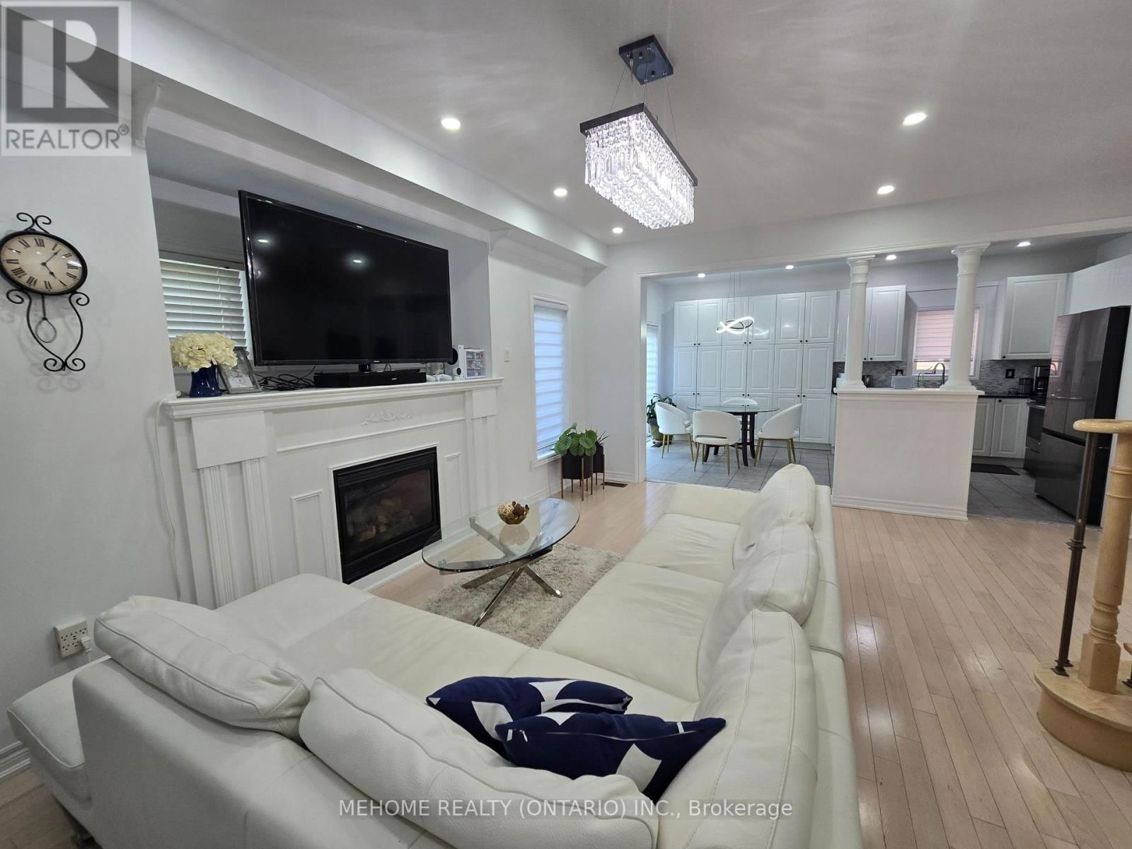 201 SELWYN ROAD Image 12