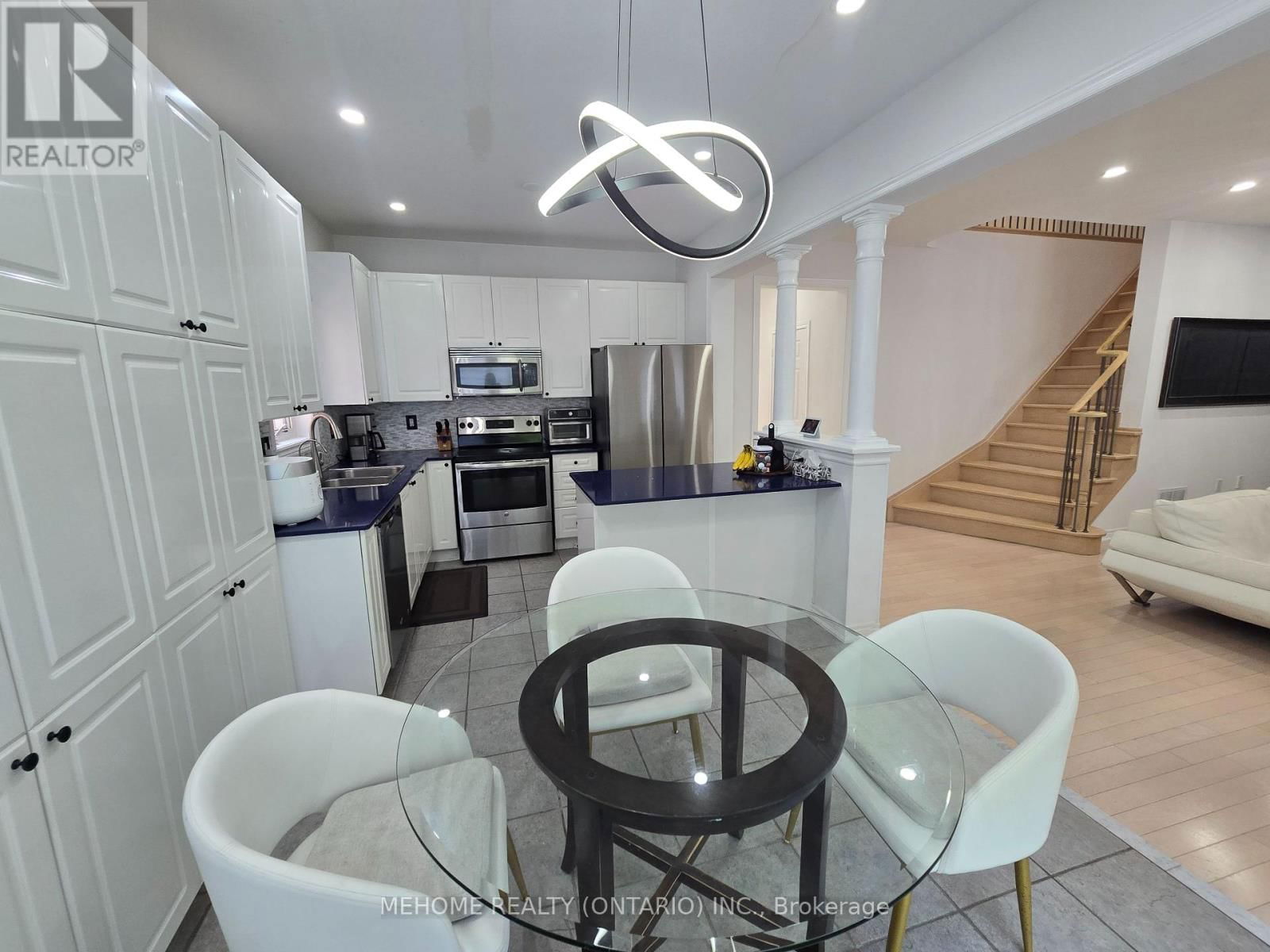 201 SELWYN ROAD Image 14