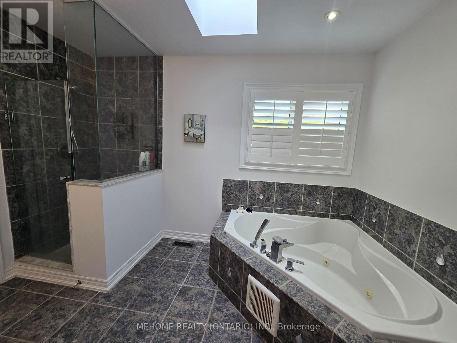 201 SELWYN ROAD Image 23