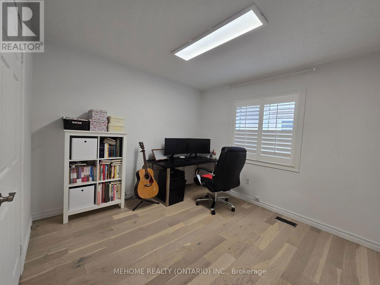 201 SELWYN ROAD Image 24
