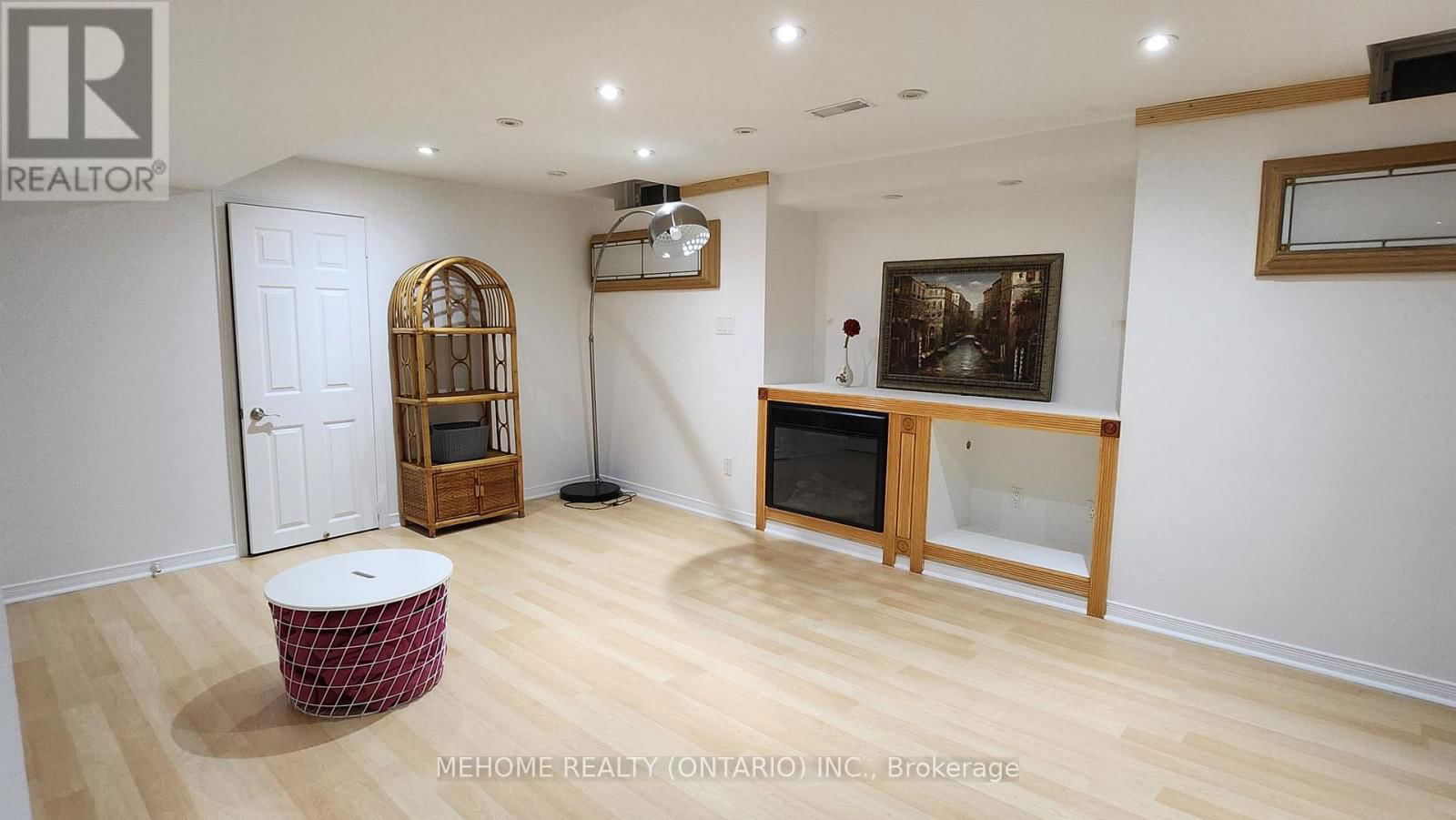 201 SELWYN ROAD Image 33