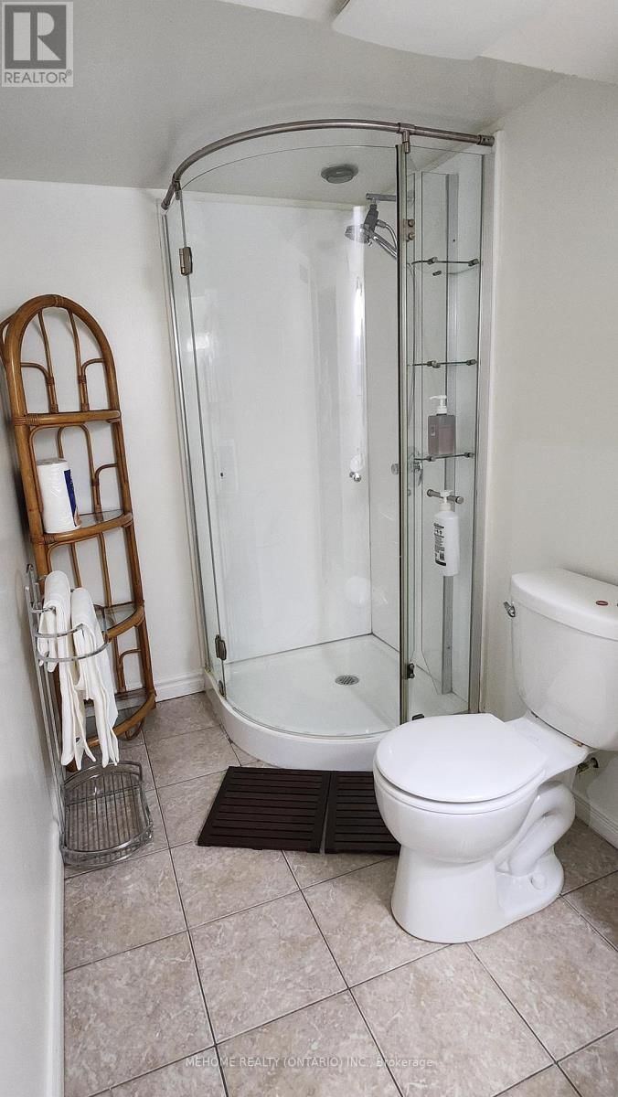 201 SELWYN ROAD Image 34