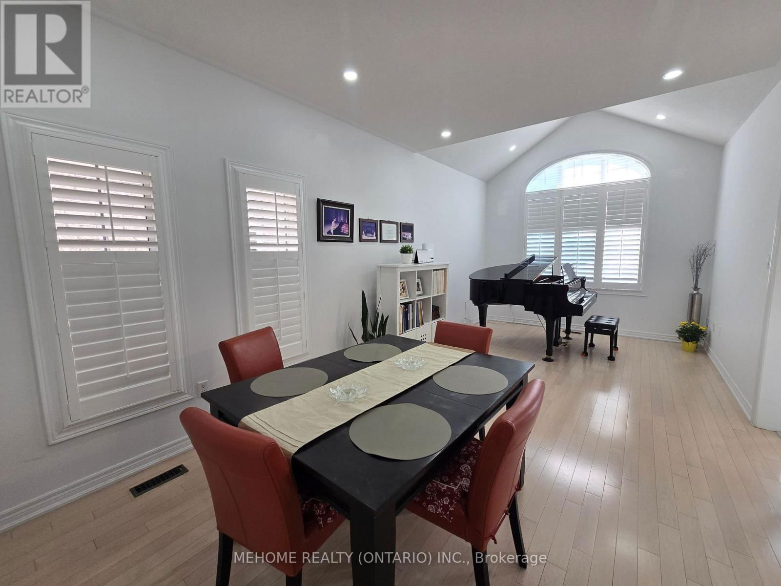 201 SELWYN ROAD Image 7