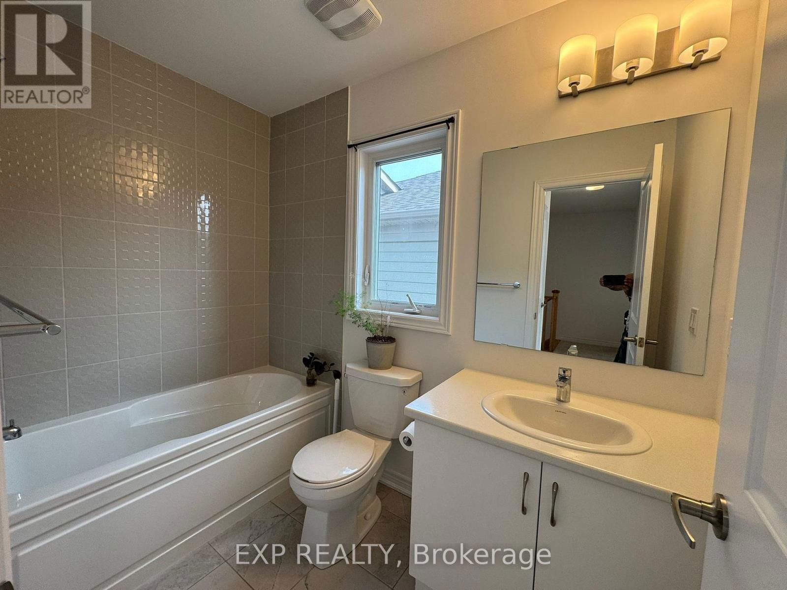 11788 TENTH LINE Image 16