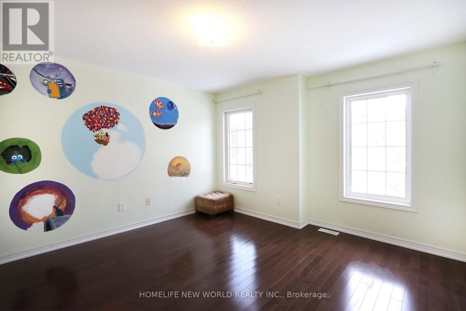 2 - 41 PULPWOOD CRESCENT Image 3