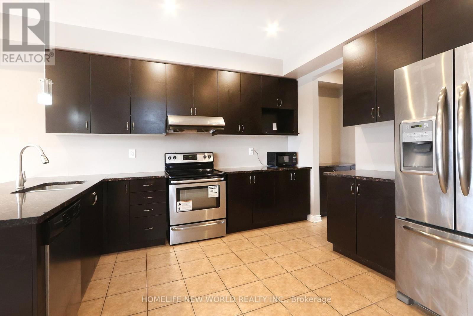 2 - 41 PULPWOOD CRESCENT Image 6