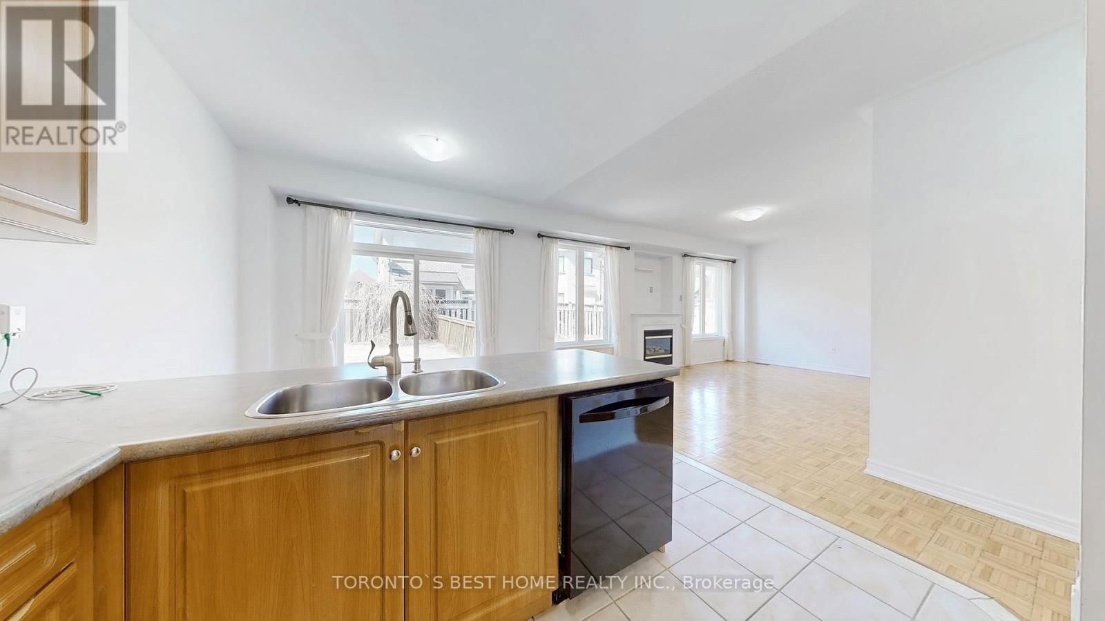 10 WALDRON CRESCENT Image 16