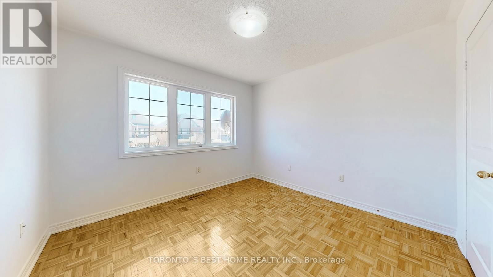 10 WALDRON CRESCENT Image 24