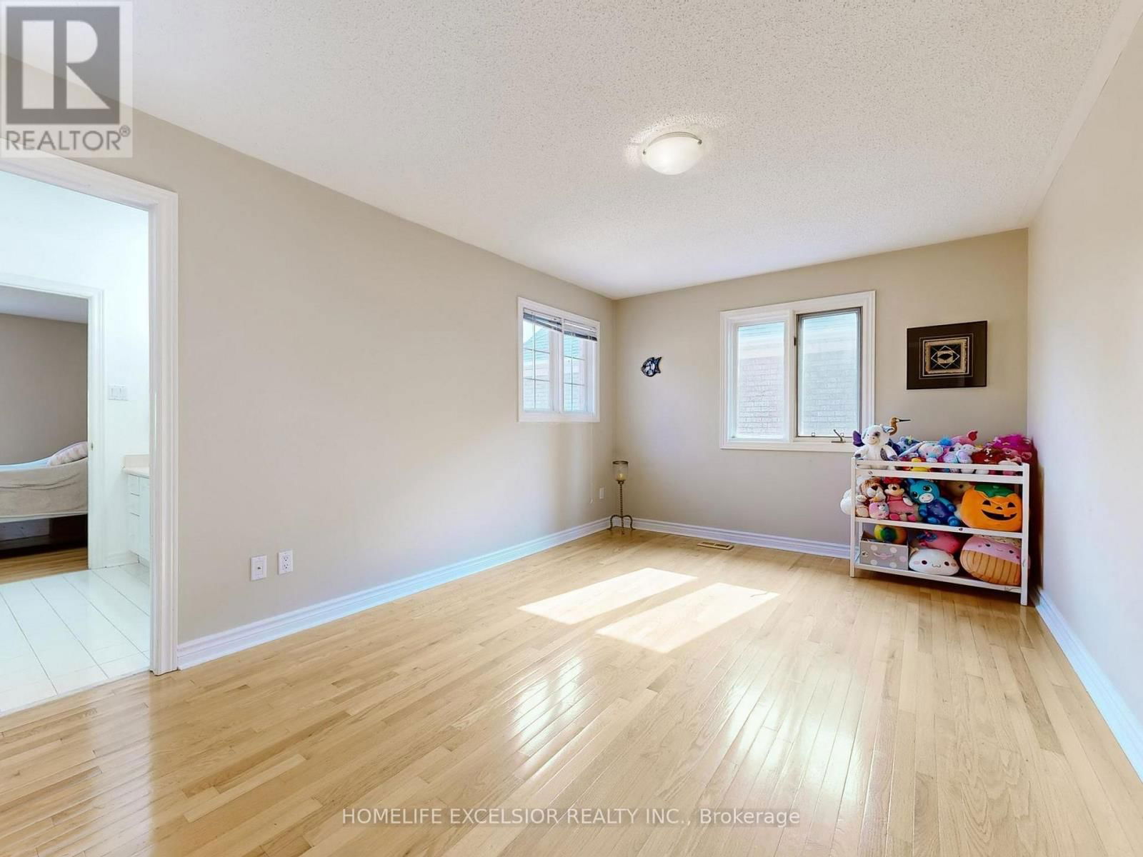 66 WOODSTONE AVENUE Image 44