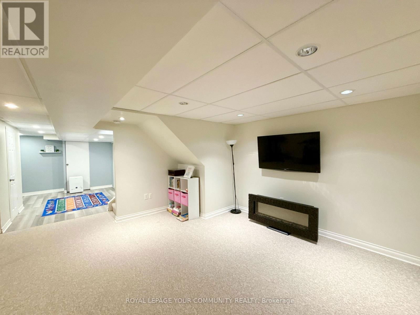 655 NAPA VALLEY AVENUE Image 26