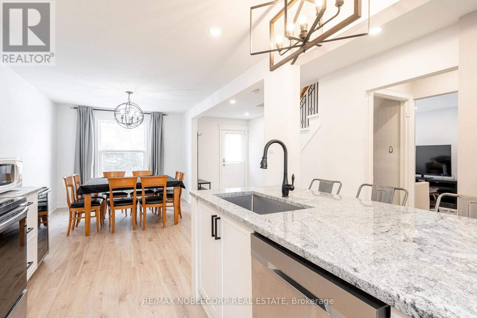 115 WILLIAM ROE BOULEVARD Image 13