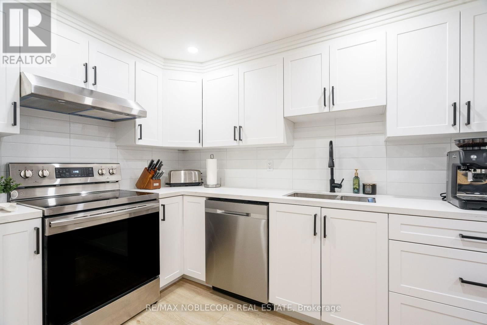 115 WILLIAM ROE BOULEVARD Image 38