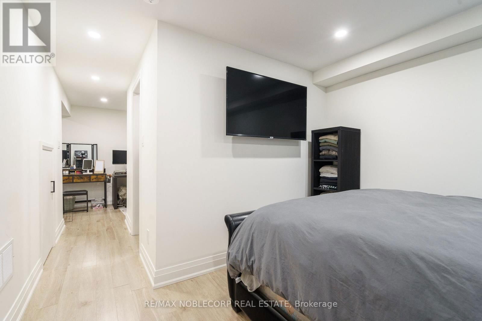 115 WILLIAM ROE BOULEVARD Image 45