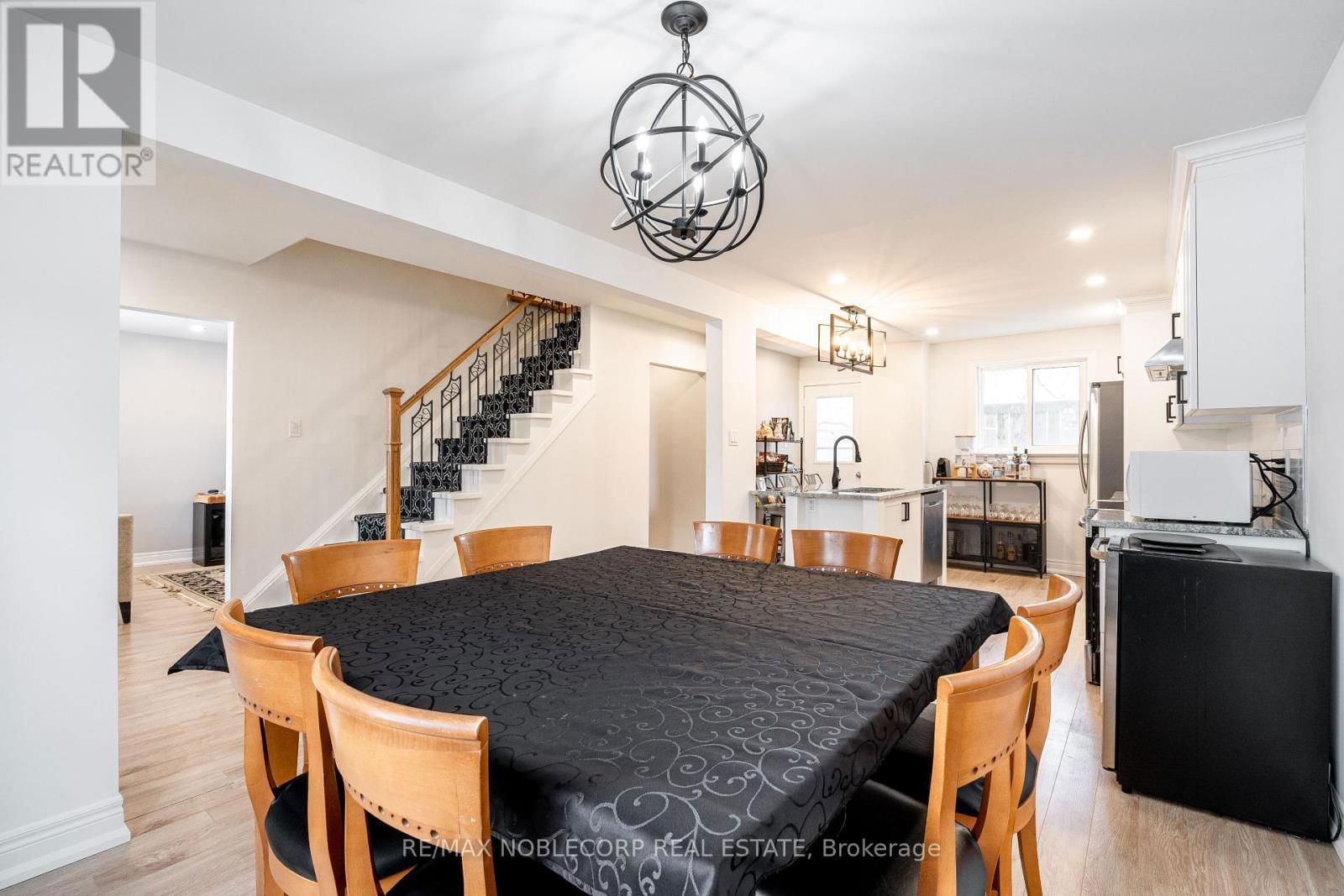 115 WILLIAM ROE BOULEVARD Image 8