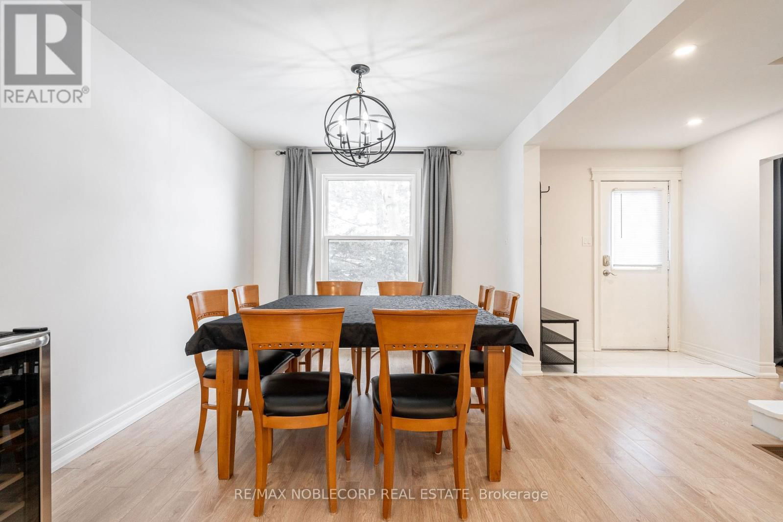 115 WILLIAM ROE BOULEVARD Image 9