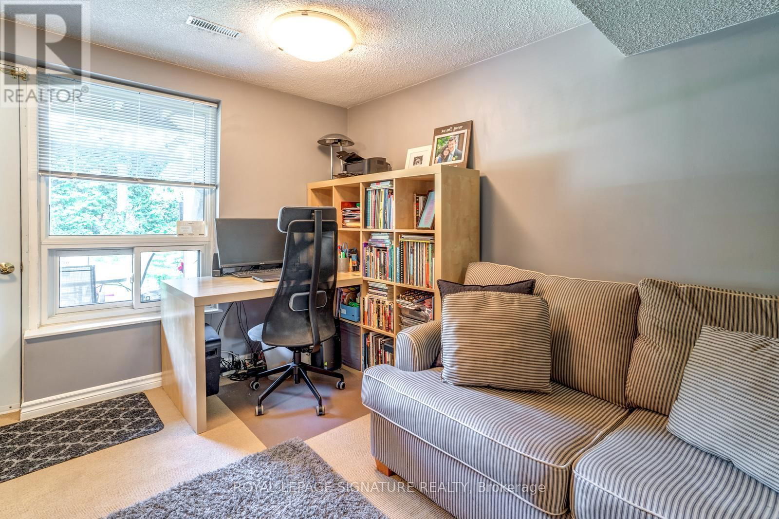 12 - 11 PLAISANCE ROAD Image 39