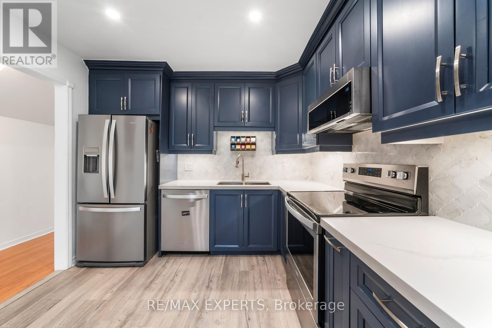 43 HARMONY CIRCLE Image 12