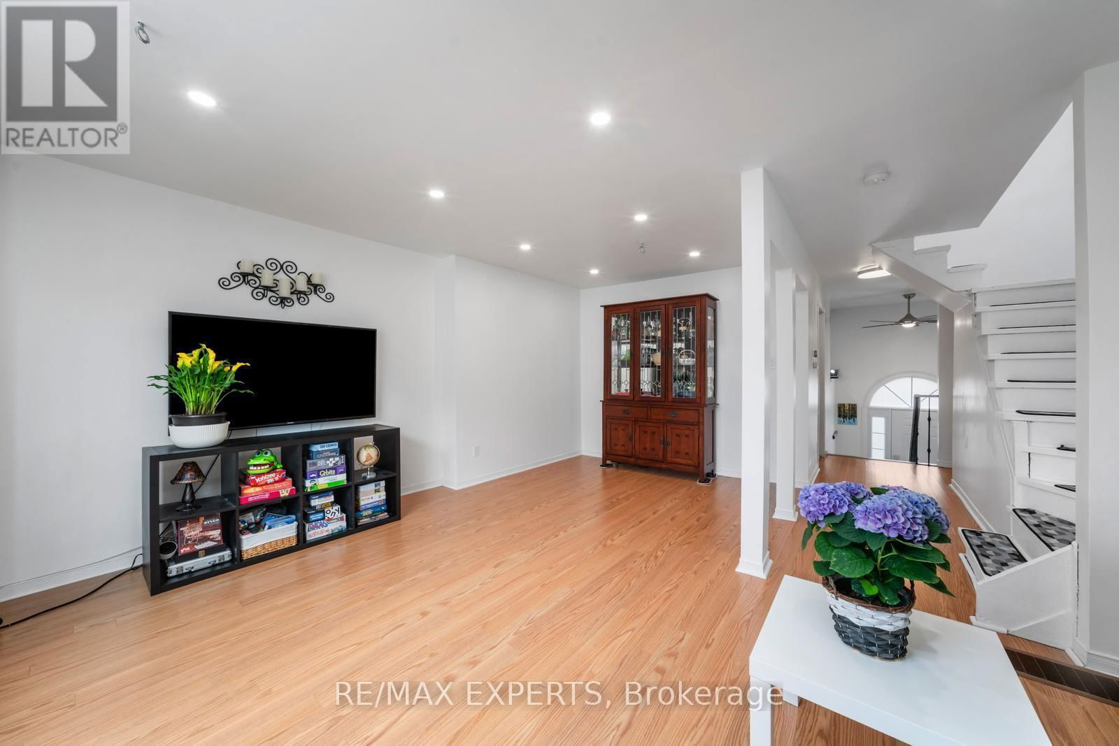 43 HARMONY CIRCLE Image 9