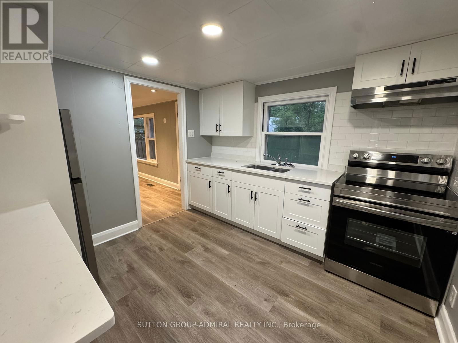 Back - 31 MACHELL AVENUE Image 4