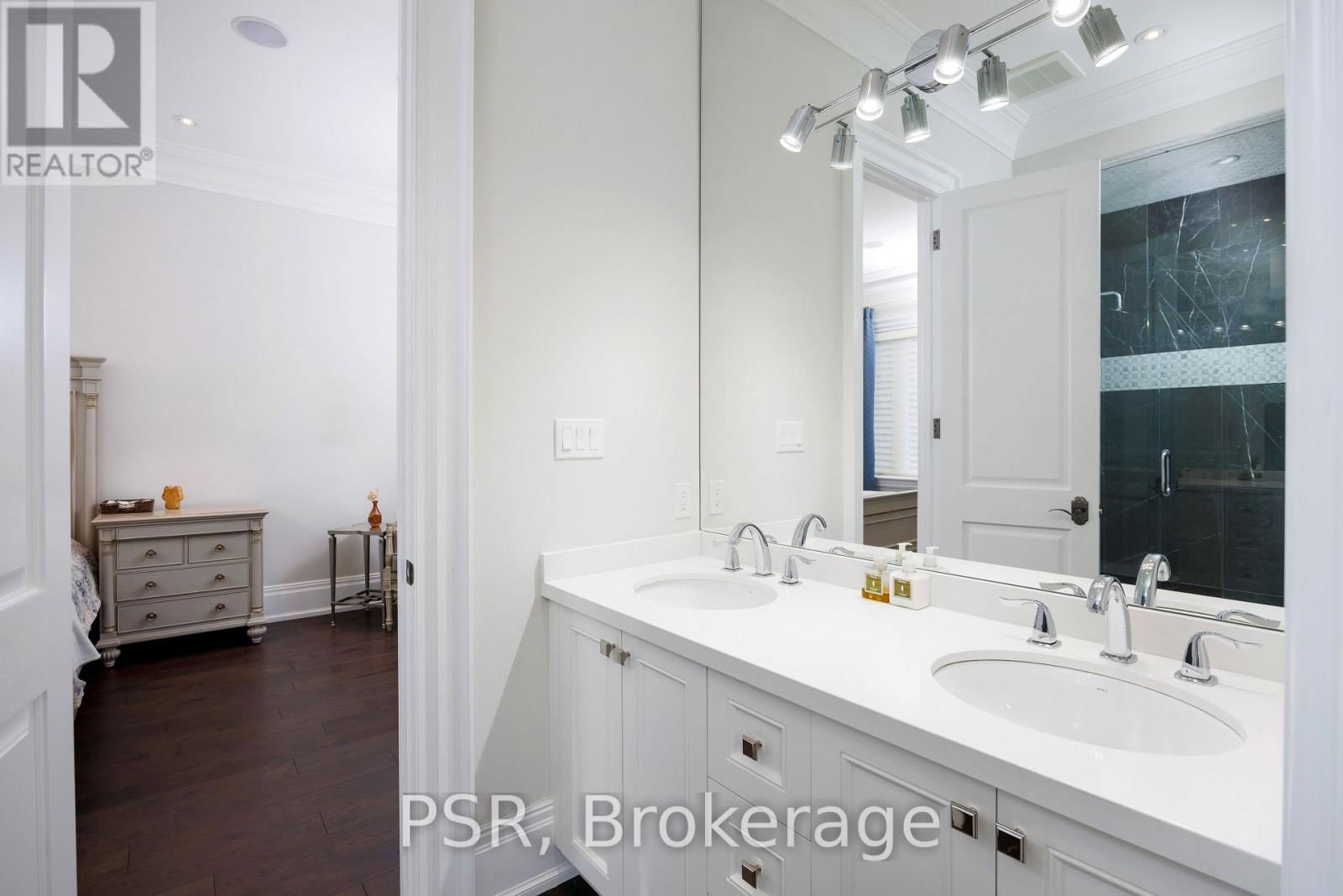 22 IDA STREET Image 38