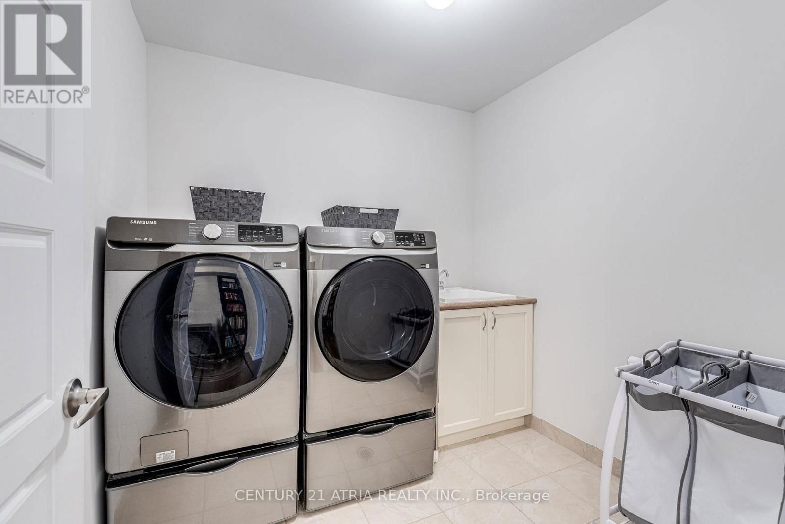 122 DEGRAAF CRESCENT Image 24