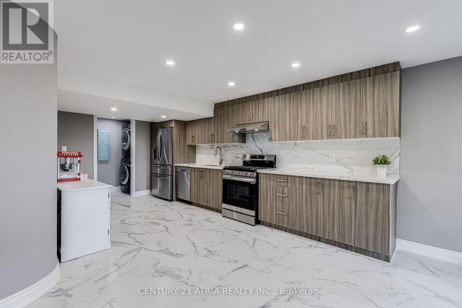 122 DEGRAAF CRESCENT Image 30