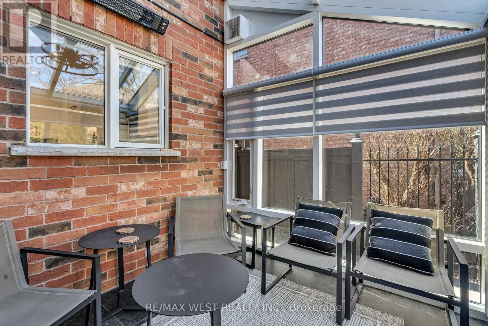 26 ARISTA GATE Image 15