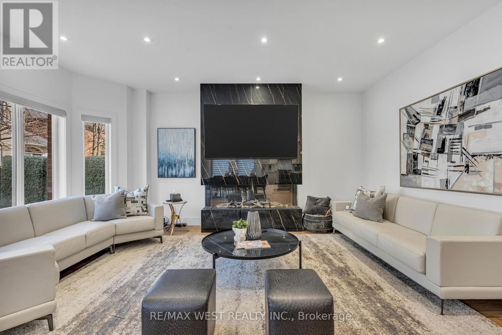 26 ARISTA GATE Image 5