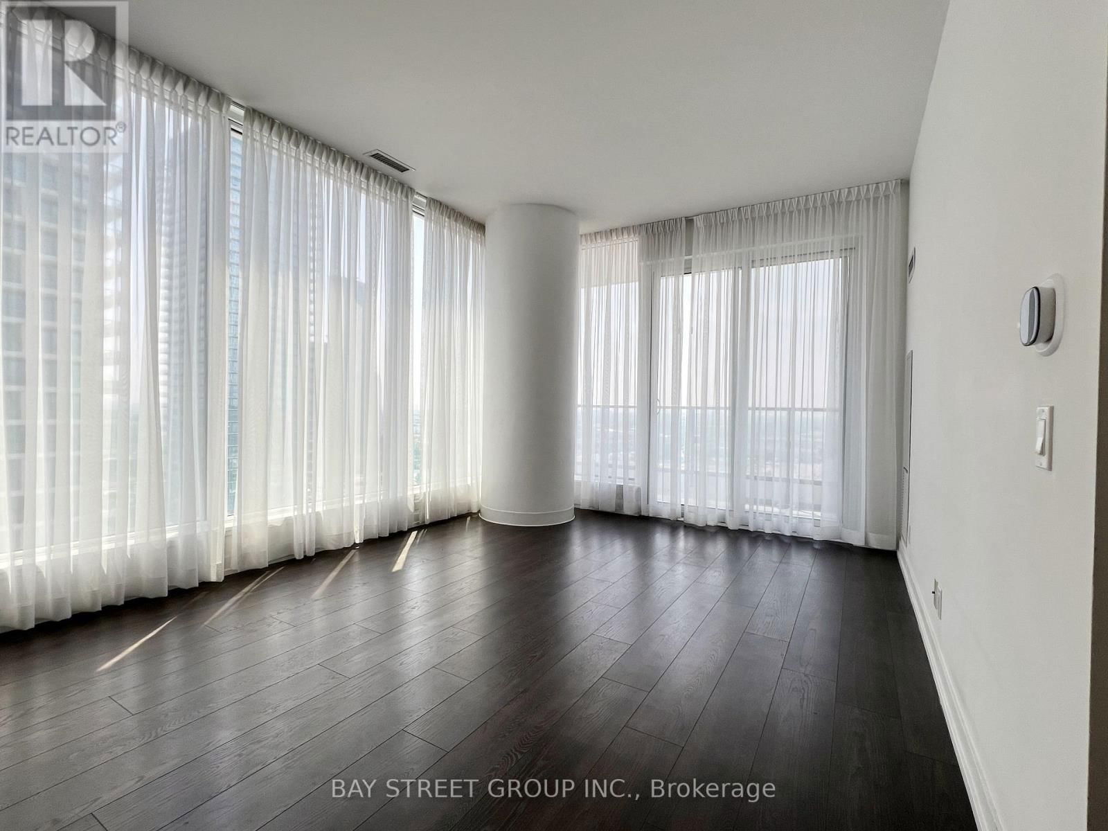 1803 - 898 PORTAGE PARKWAY Image 3