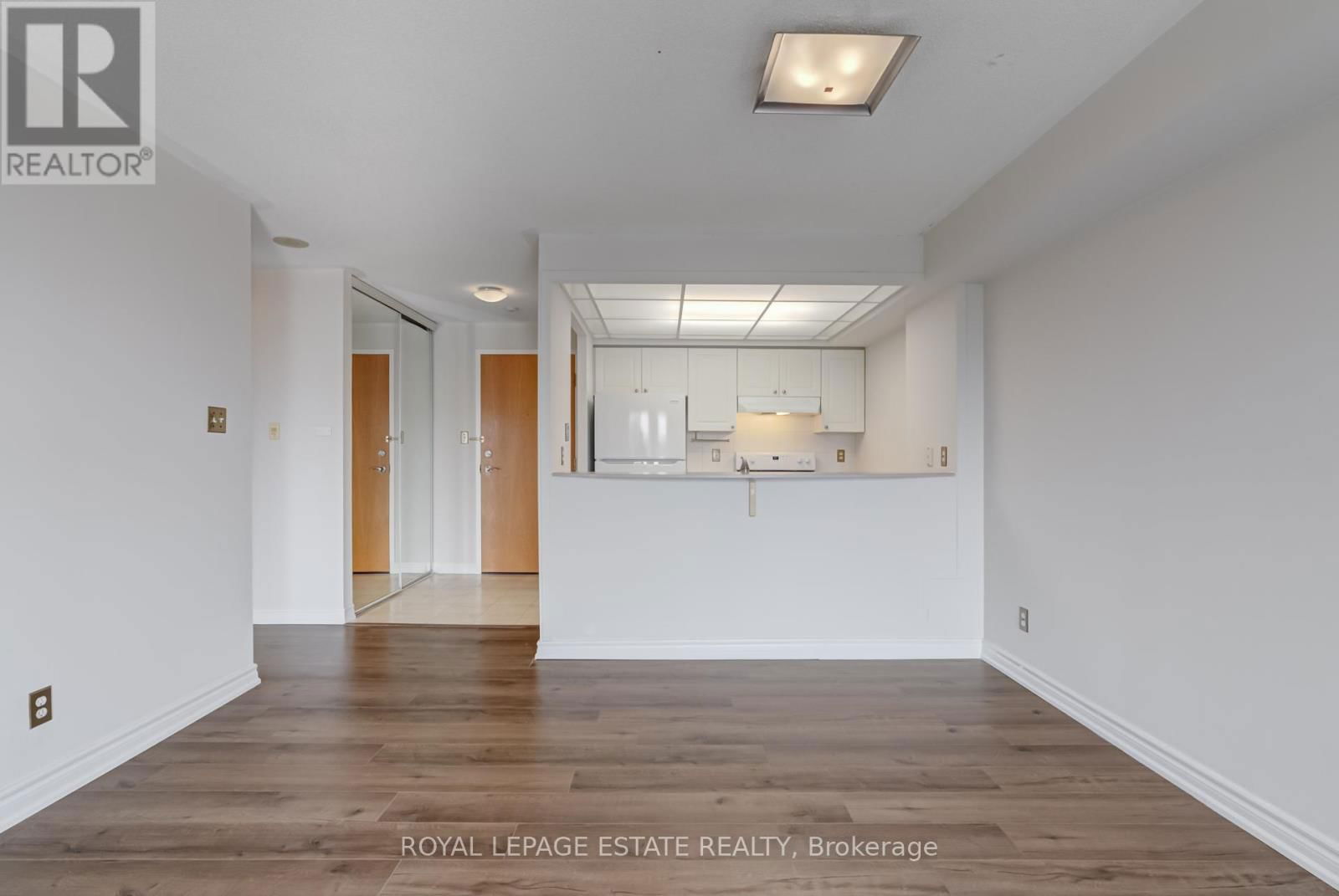 806 - 399 SOUTH PARK ROAD Image 12