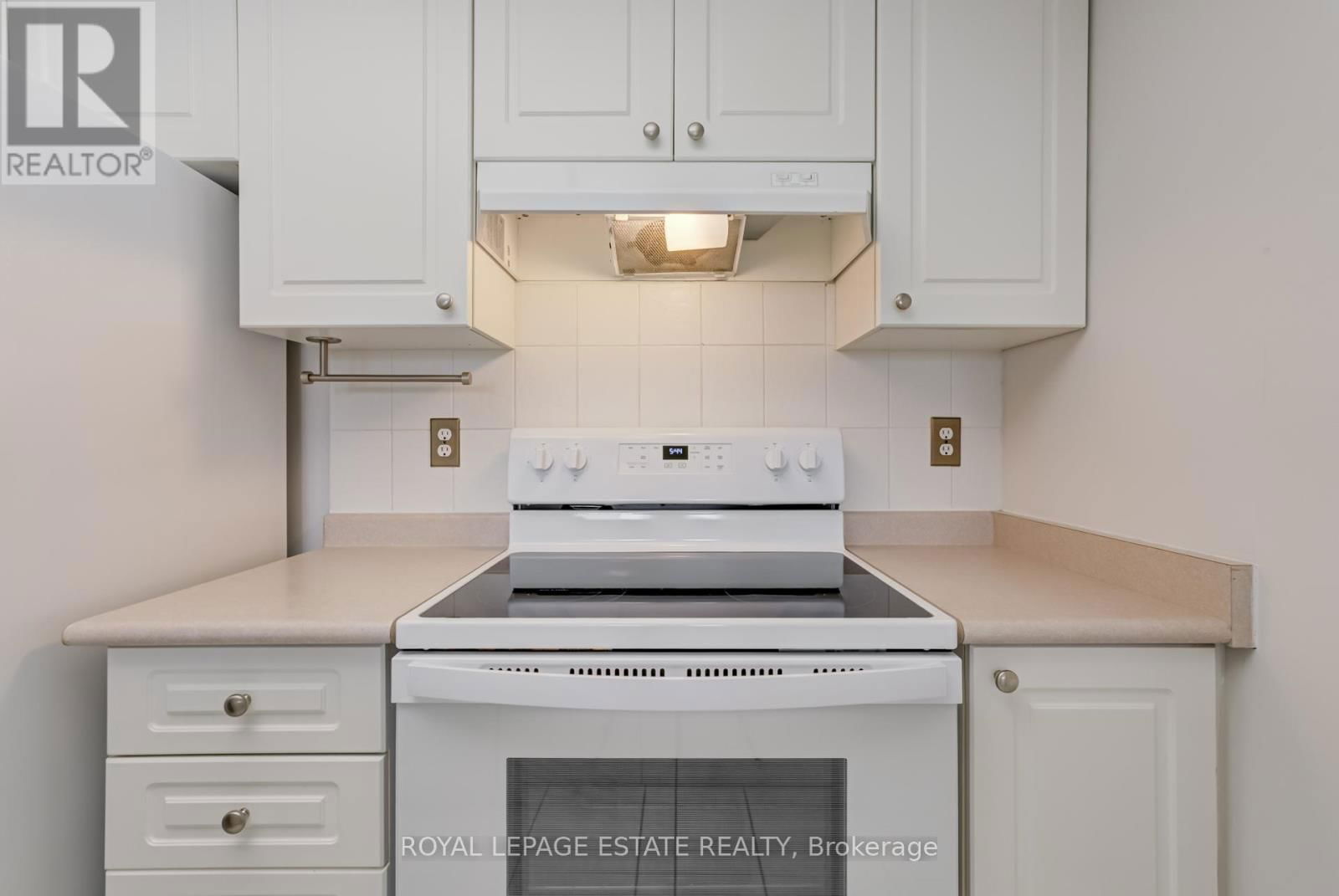 806 - 399 SOUTH PARK ROAD Image 15