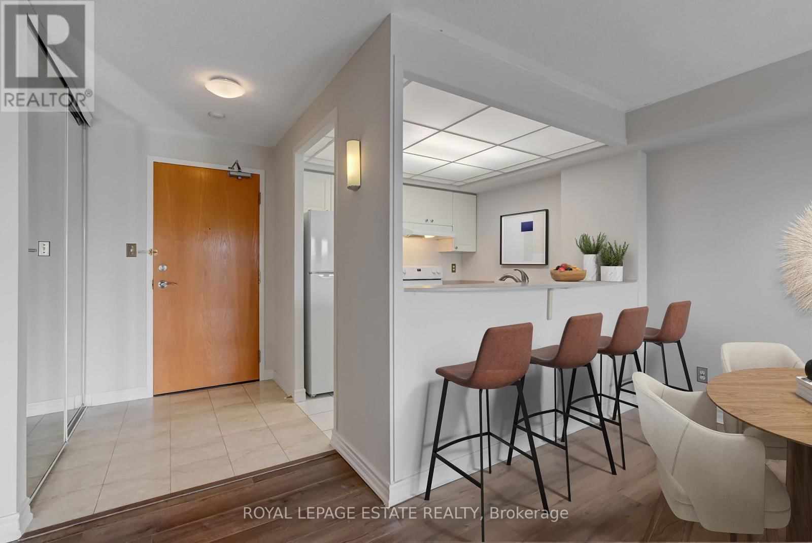806 - 399 SOUTH PARK ROAD Image 3