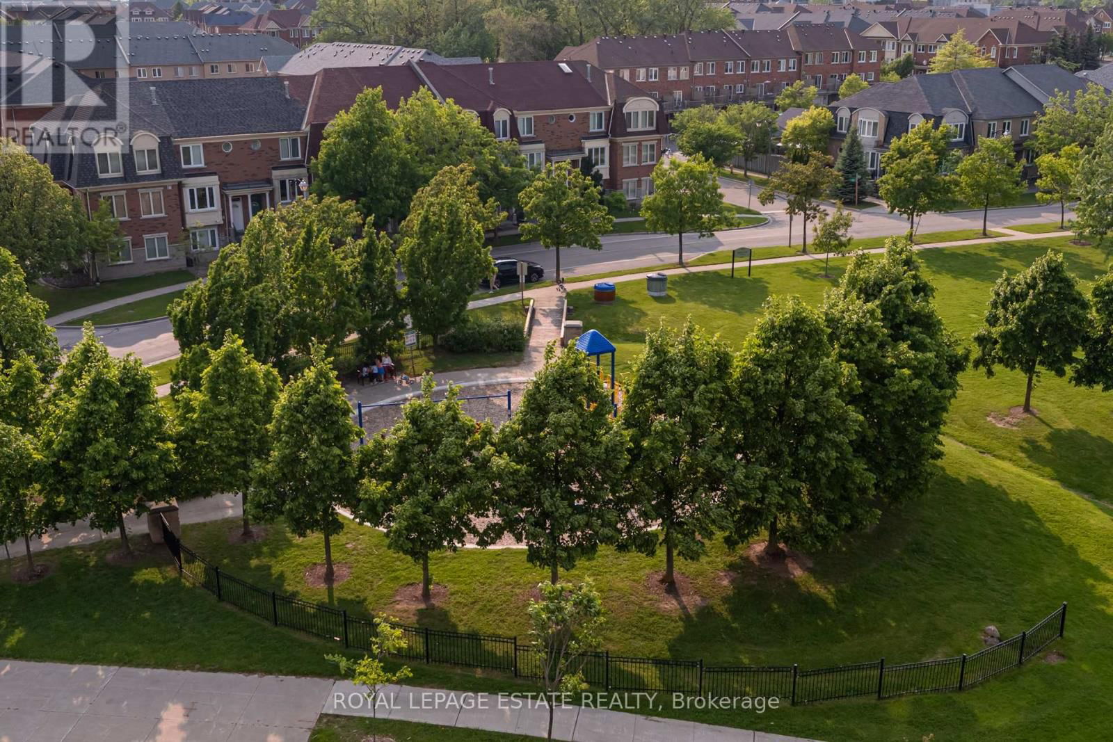 806 - 399 SOUTH PARK ROAD Image 30