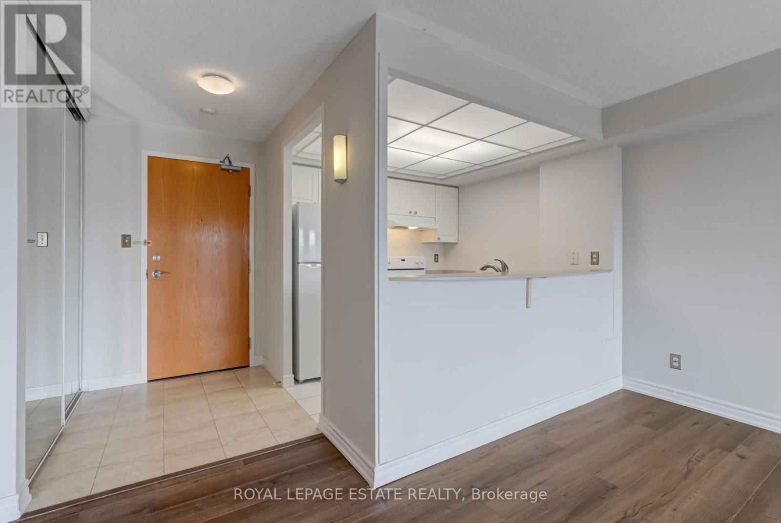 806 - 399 SOUTH PARK ROAD Image 4