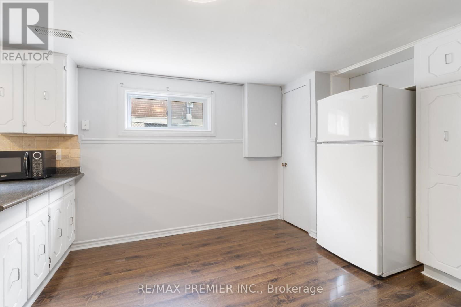 7872 MARTIN GROVE ROAD Image 11
