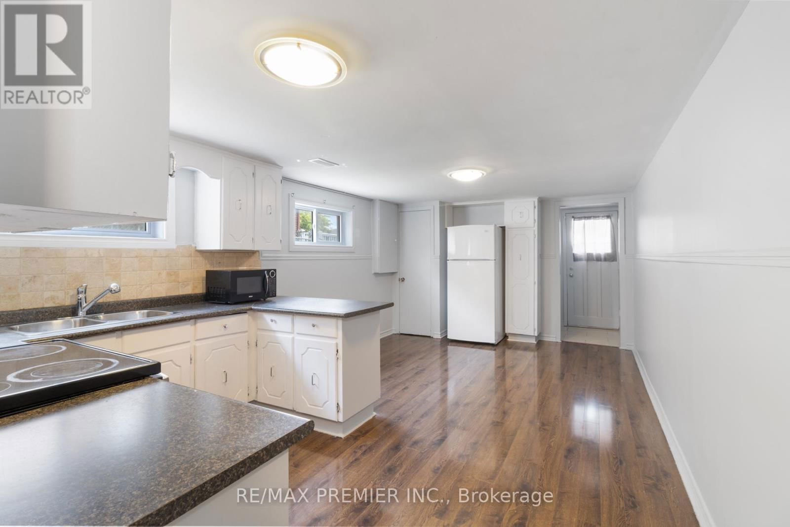 7872 MARTIN GROVE ROAD Image 13