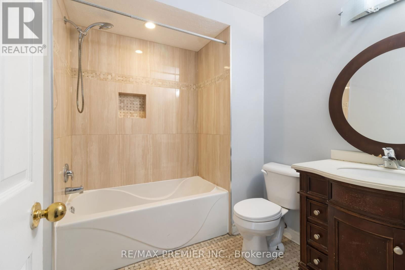 7872 MARTIN GROVE ROAD Image 22