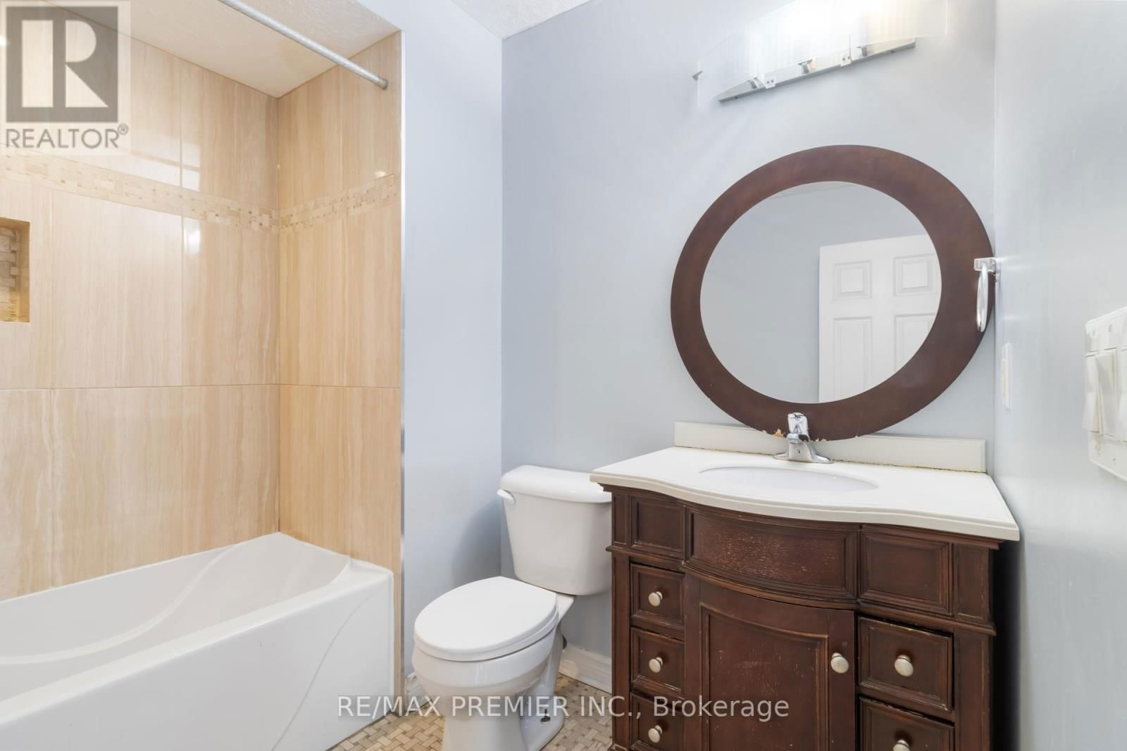 7872 MARTIN GROVE ROAD Image 23