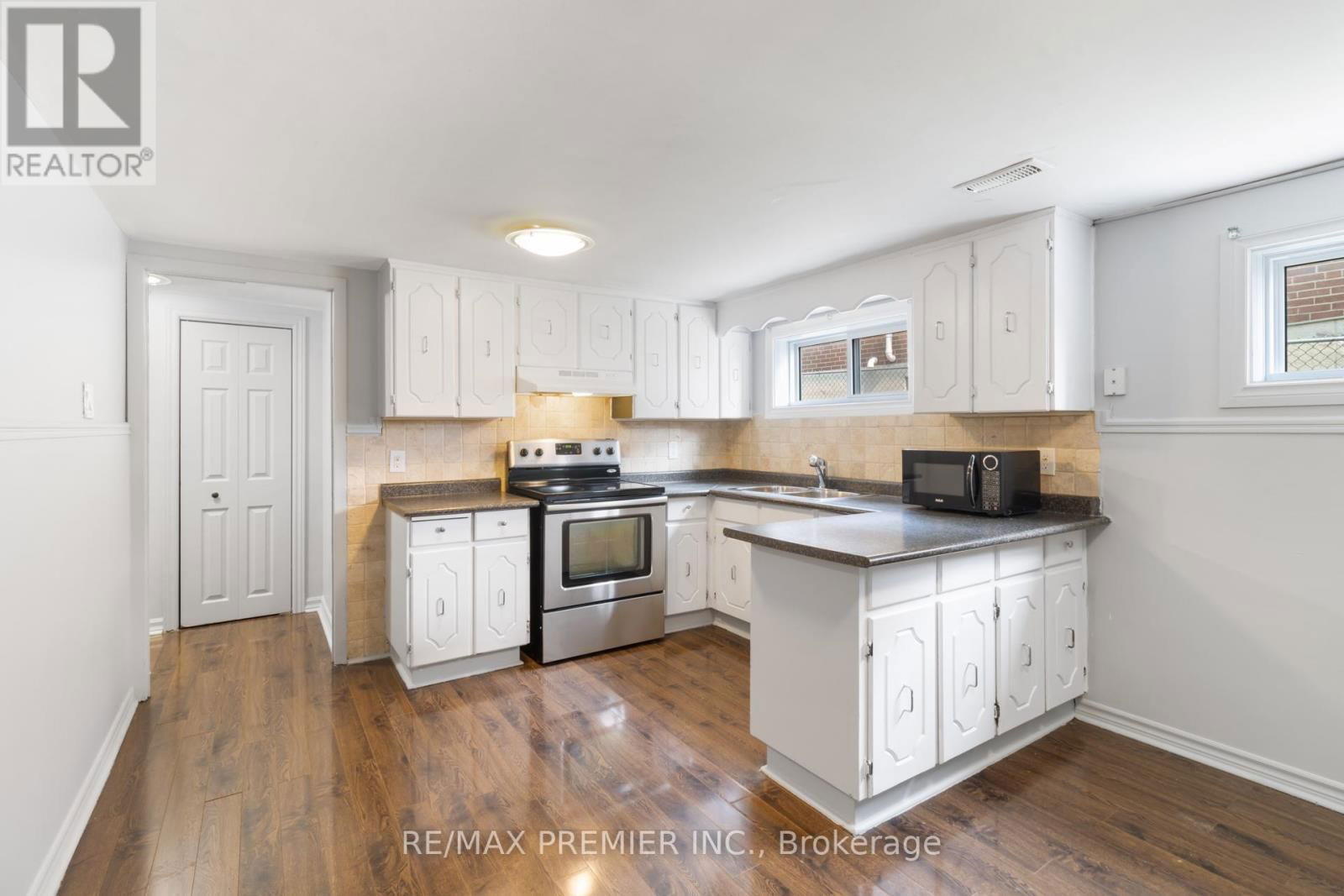 7872 MARTIN GROVE ROAD Image 8