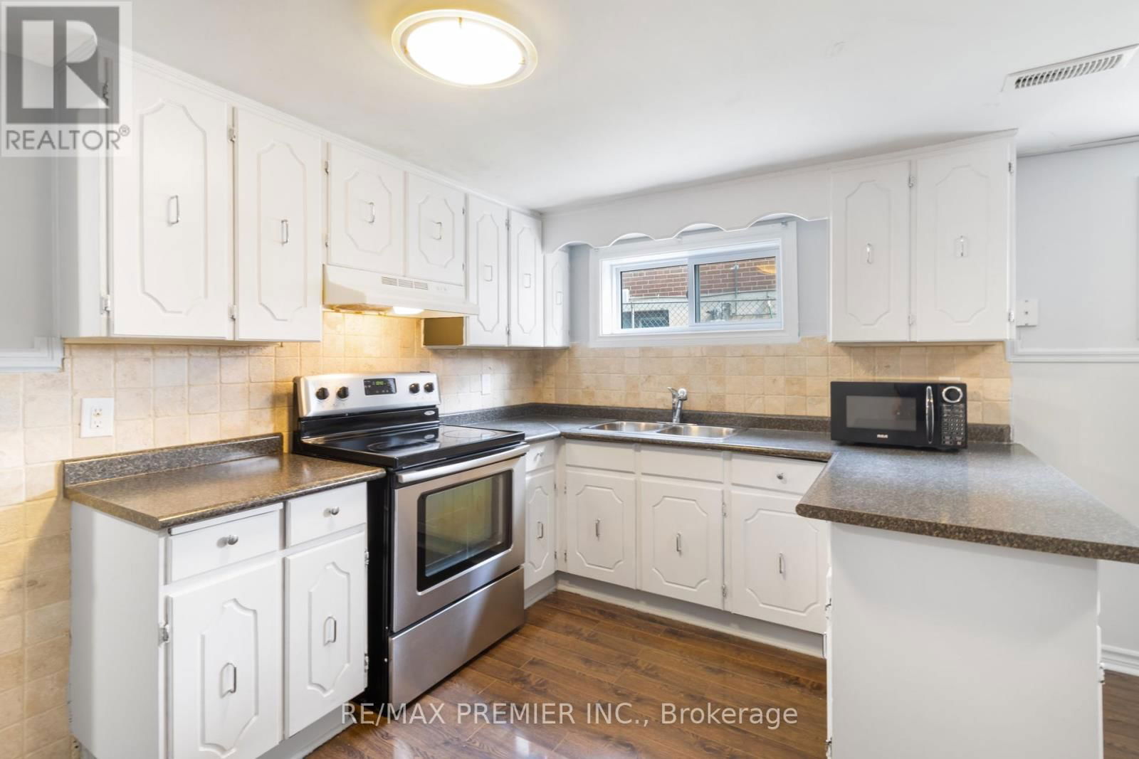 7872 MARTIN GROVE ROAD Image 9