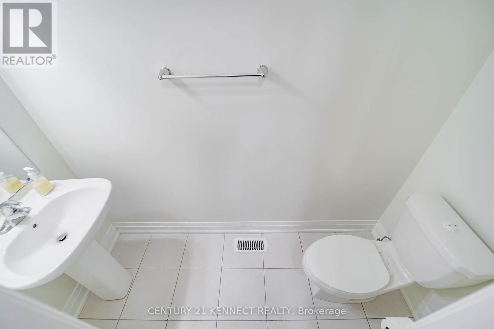 18 CECIL SINCLAIR DRIVE Image 9